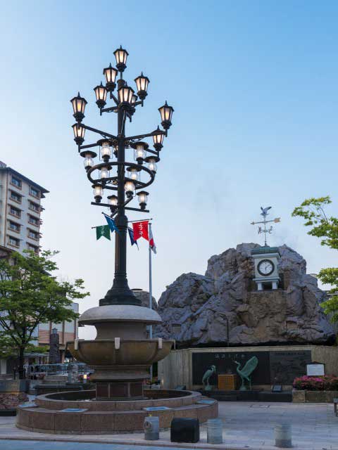 湯元の広場