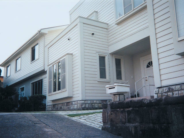 B.B HOUSE