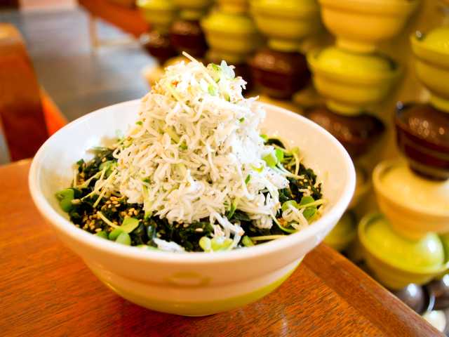 DONBURI CAFE DINING bowls