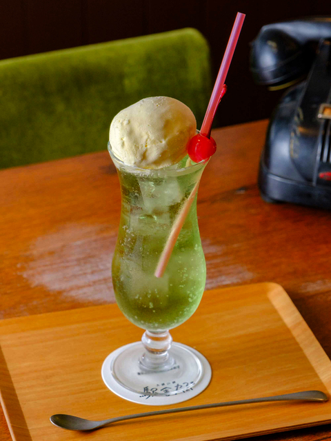 大雄山線 駅舎カフェ1の1の画像 1枚目