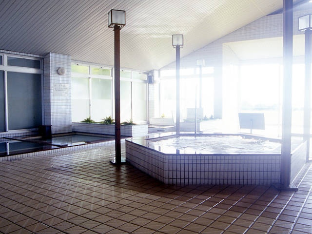 新鶴温泉健康センター