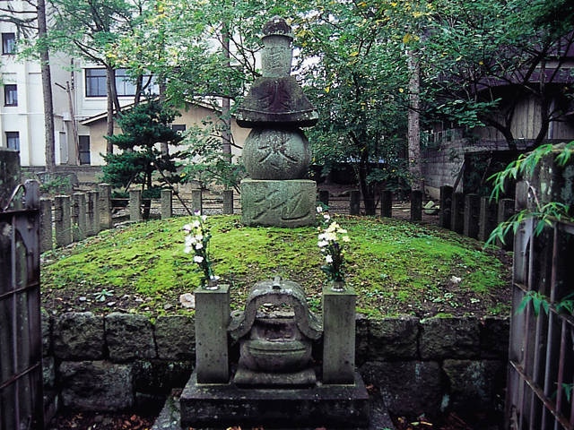 蒲生氏郷の墓