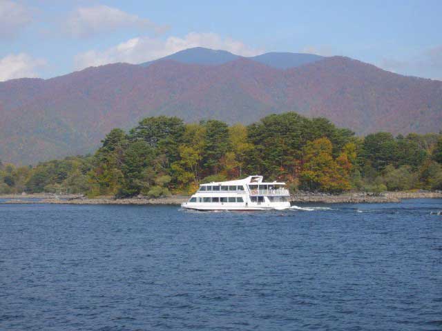桧原湖遊覧船