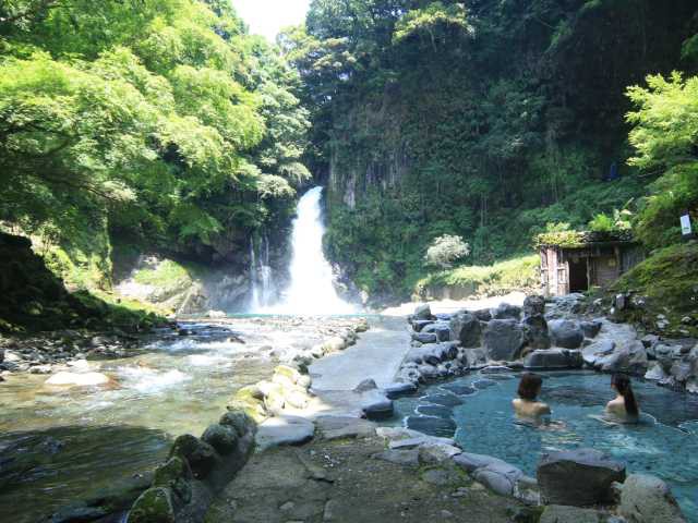 伊豆最大の大滝 リバティーリゾート AMAGISO