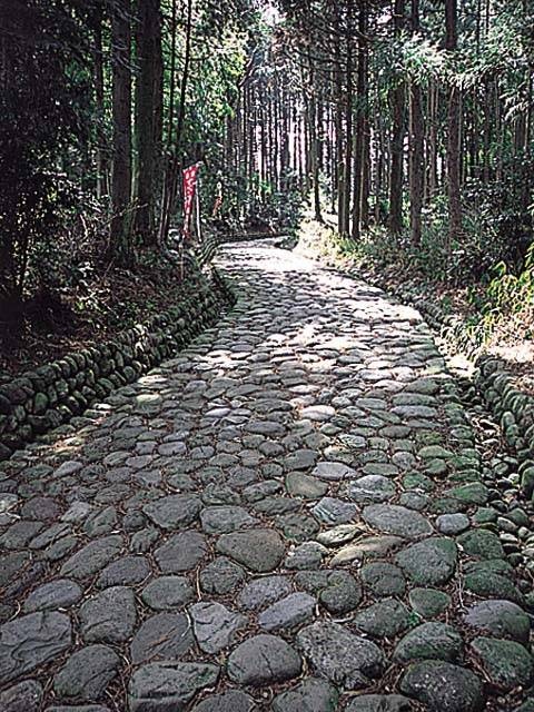 旧東海道の石畳の画像 1枚目