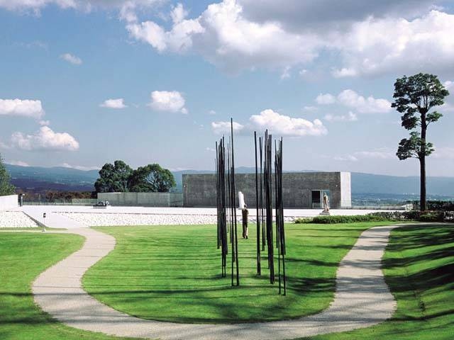 ヴァンジ彫刻庭園美術館