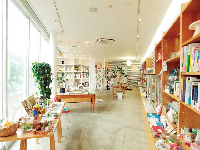 ヴァンジ彫刻庭園美術館