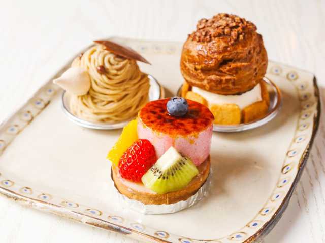 ケーキショップ 中庭カフェ