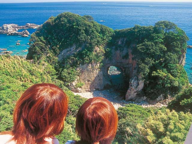 白山洞門