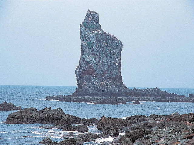立神岩