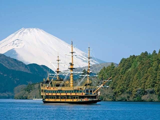 箱根 芦ノ湖 見どころやおすすめの観光 グルメスポット 海賊船 九頭龍神社など まっぷるトラベルガイド