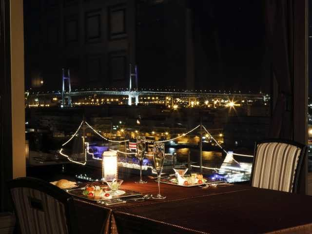 横浜 夜景が綺麗なレストランで美味しいディナー まっぷるトラベルガイド