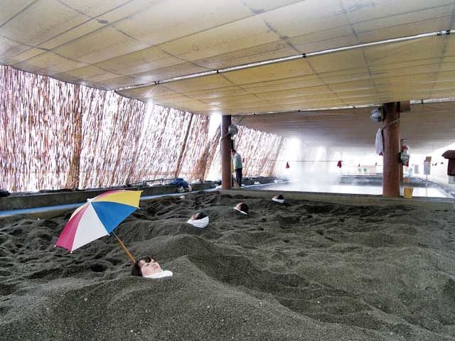 鹿児島 指宿 砂むし温泉で心身ともデトックス まっぷるトラベルガイド