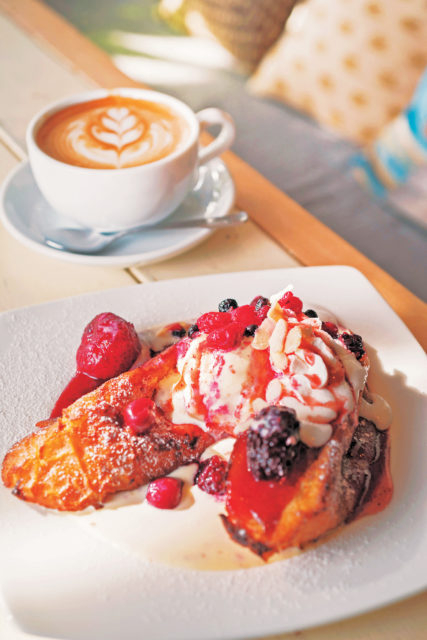 コーヒーもカフェ飯もお酒も楽しめる路地裏のカフェ&ダイニングバー「cubstar」