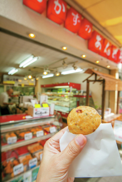 伊東 湯の花通り商店街で食べ歩き おみやげ探し まっぷるトラベルガイド