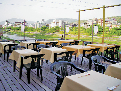 【京都・鴨川のディナー】佛沙羅館