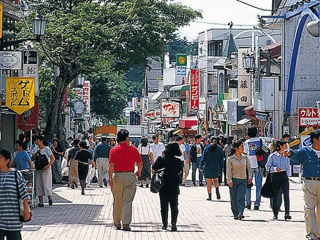 軽井沢 旧軽銀座通り 食べる 買う ぶらり歩き まっぷるトラベルガイド