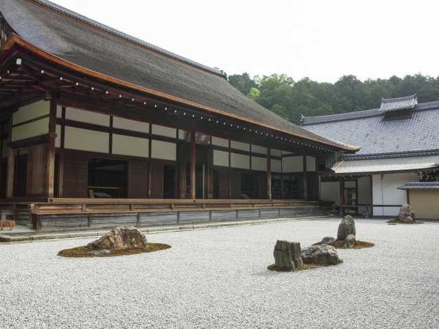 京都 龍安寺 謎に包まれた美しき石庭 まっぷるトラベルガイド