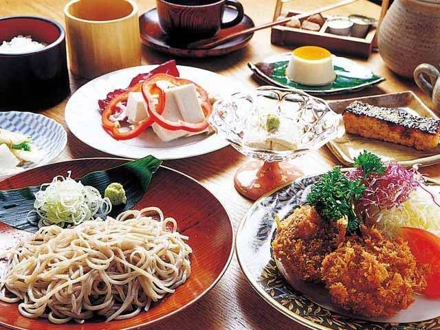 【遠刈田温泉のランチ&みやげスポット】蔵王育ちの美味を召し上がれ「賛久庵」