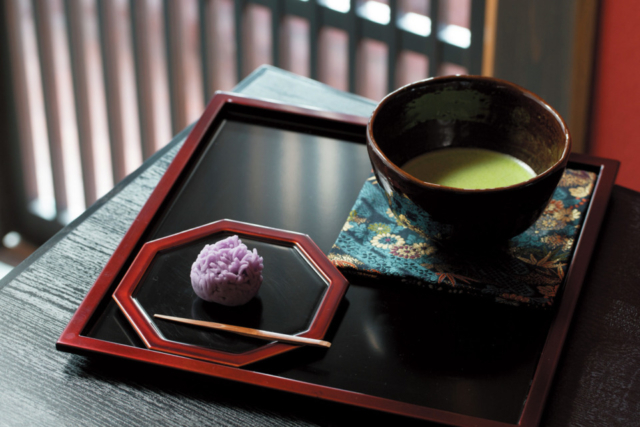 金沢 ひがし茶屋街 町家カフェでスイーツを食べたい まっぷるトラベルガイド