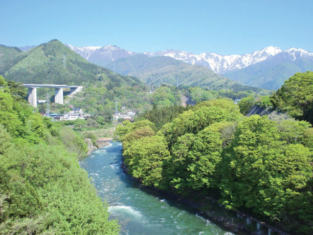 谷川岳＆諏訪峡ハイキングナビ みなかみの２大自然スポットへ！