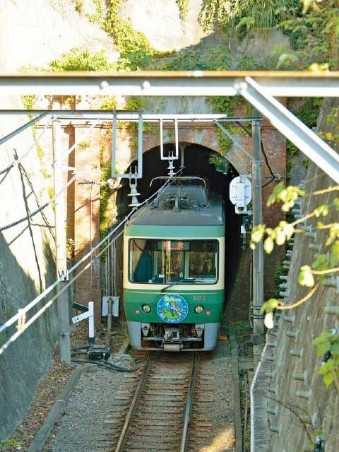 鎌倉観光 江ノ電でめぐる 海沿いを気ままに途中下車の旅 まっぷるトラベルガイド