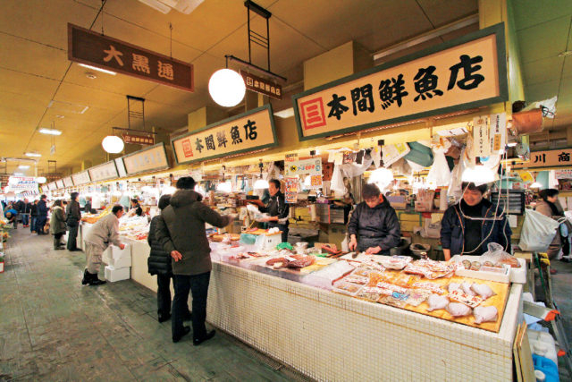 函館の市場 地魚を買いに気軽に行ってみよう 観光旅行メディア まっぷるトラベルガイド