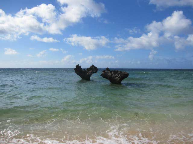 有名な「ハート岩」があるビーチへ!ティーヌ浜