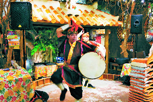 【沖縄・西海岸リゾートホテル周辺×居酒屋】三線ライブとカチャーシーで大いに盛り上がろう!「海物語本店」