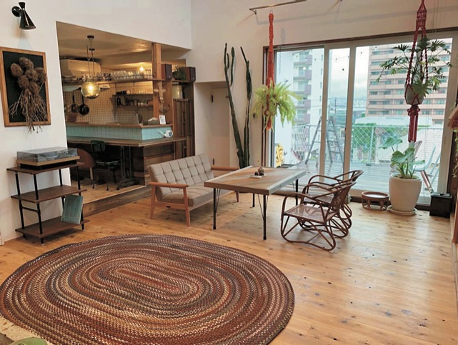 【函館・元町×おすすめの宿】築100年の古民家をリノベ「SMALL TOWN HOSTEL Hakodate」