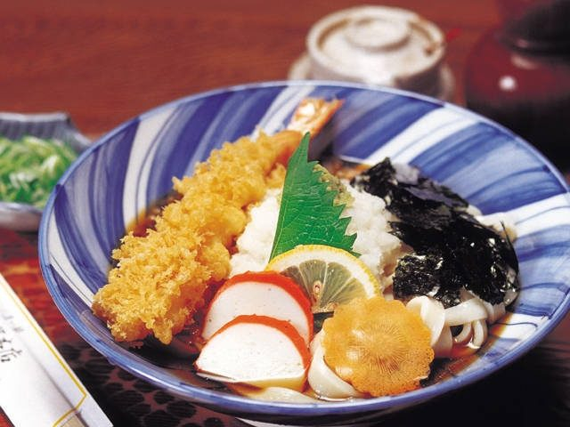 名古屋グルメの定番 きしめん がおいしいおすすめの店 まっぷるトラベルガイド