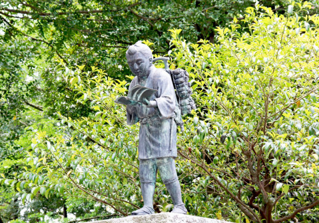 神奈川 二宮金次郎に会える神社カフェ きんじろうカフェ でひとやすみ 観光旅行メディア まっぷるトラベルガイド