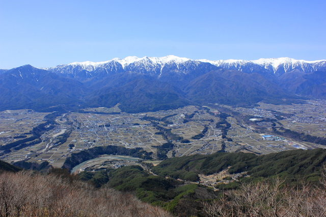 ゆるキャン 聖地でソロキャンプ 観光 自由を満喫 ゆるゆる時間を楽しもう まっぷるトラベルガイド