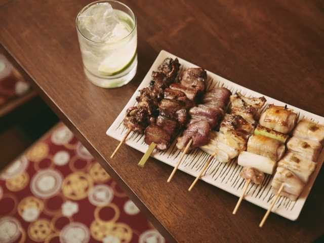 19:30 ほぼ新宿のれん街でカンパイ!東京観光は夜も楽しい!