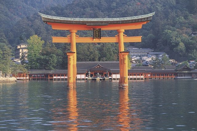 世界遺産 厳島神社へ 宮島観光を１０倍楽しむ方法 観光旅行メディア まっぷるトラベルガイド