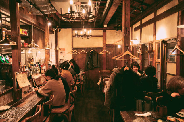 東京 初めてでも安心なネオ酒場で乾杯 都内のおしゃれな飲み屋街と横丁 まっぷるトラベルガイド