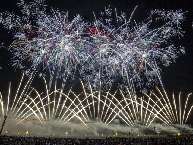 東日本 まだ間に合う 8月後半 9月頭開催の花火大会 18 まっぷるトラベルガイド