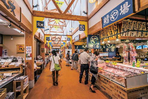 氷見漁港場外市場 ひみ番屋街 食べ尽くせ まっぷるトラベルガイド