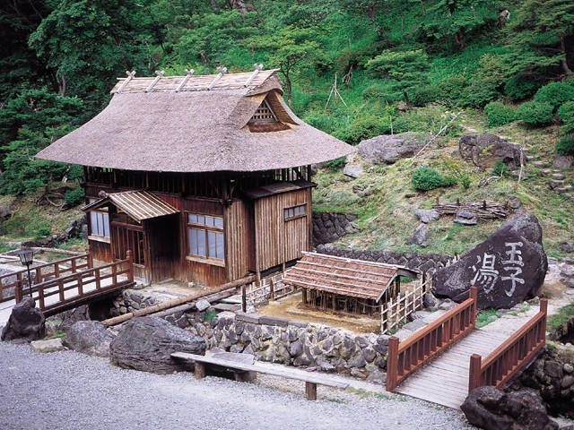 福島【高湯温泉】開場400年を超える古湯！