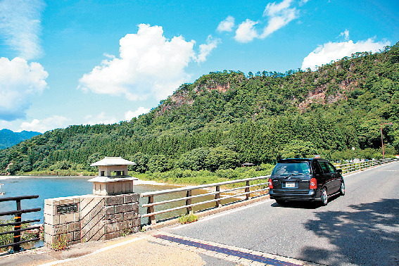 川沿いドライブもおすすめ!