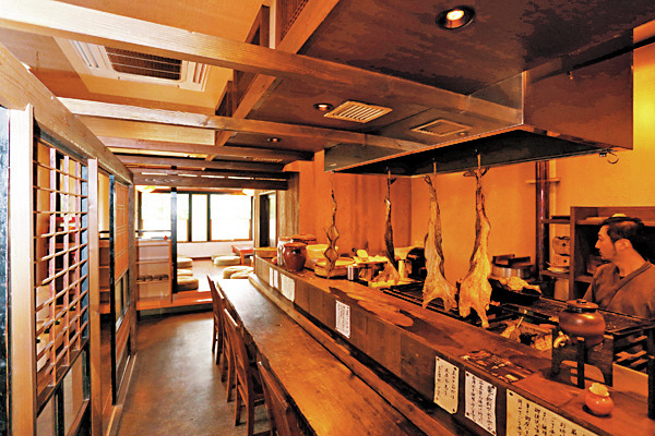 米・水・炊き方に徹底的にこだわる名店!「炭火・かまど料理 竈」<新潟タウン>