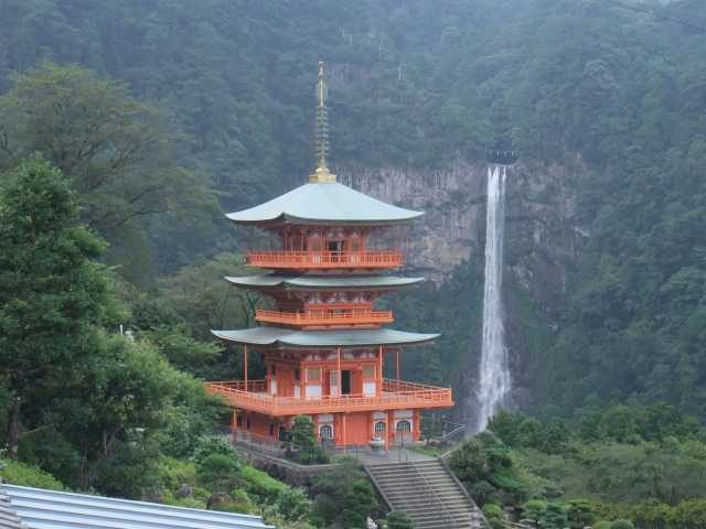 熊野三山みどころ 熊野那智大社 那智の美しい滝 観光旅行メディア まっぷるトラベルガイド