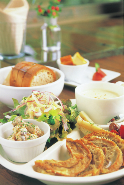 築160年の蔵を生かしたぬくもりあふれる空間「olmo coppia」