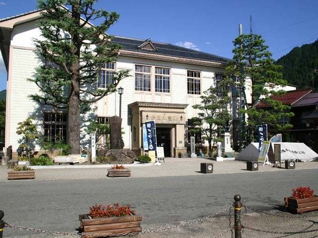郡上八幡で人気の観光スポット 郡上八幡旧庁舎記念館