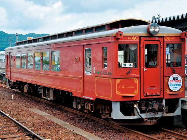 三陸鉄道 大人気のローカル線で海岸線を駆け抜ける まっぷるトラベルガイド