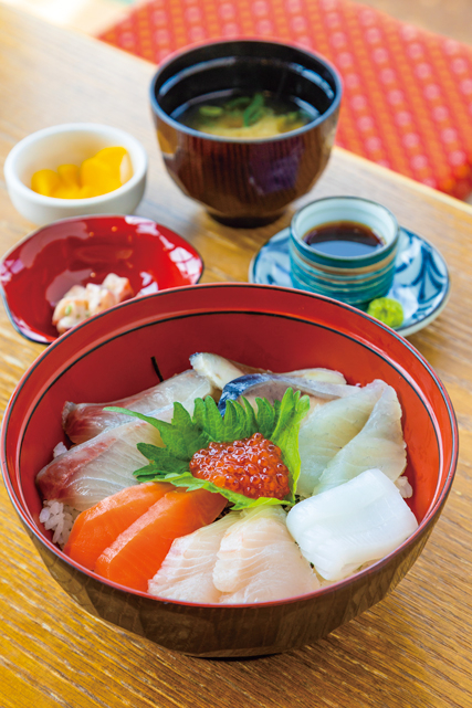 【伊根のカフェ&海辺のランチ】レストラン舟屋