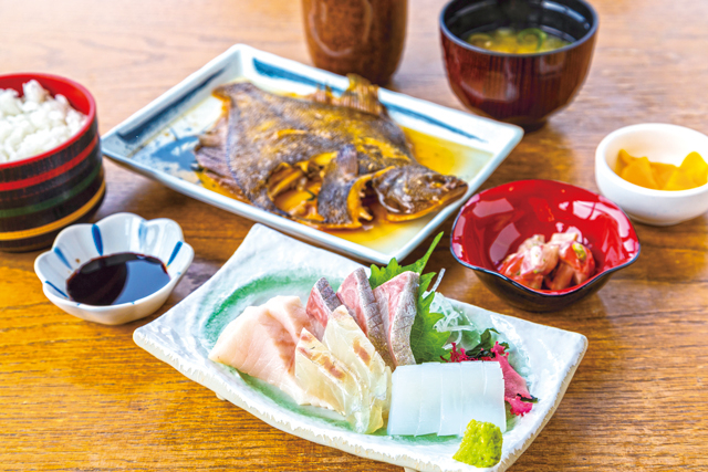 【伊根のカフェ&海辺のランチ】レストラン舟屋