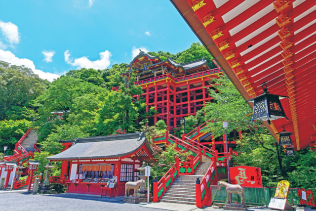 佐賀 日本三大稲荷 祐徳稲荷神社はパワースポット 恋愛成就にご利益あり まっぷるトラベルガイド