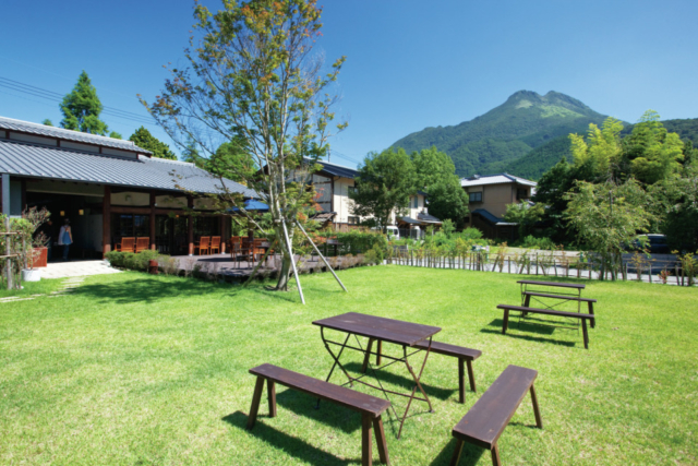 【湯布院グルメ×絶景レストラン】由布岳を望むカフェでひと休み「鞠智」