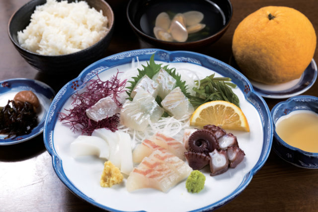 鮮度抜群の海鮮料理が名物「くろしお」(大三島)